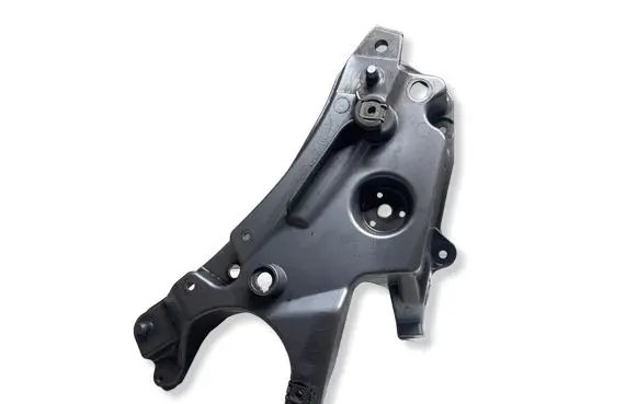 Volvo XC60 Fender mounting bracket 31447897