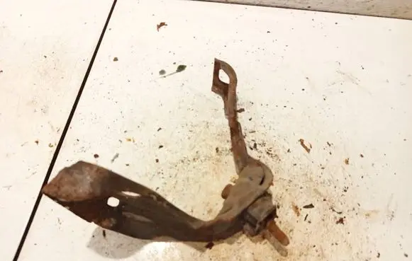 Mercedes-Benz ML W164 Engine mounting bracket