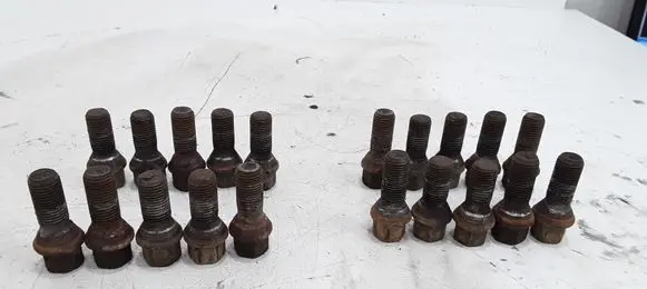 Volkswagen PASSAT B5.5 Nuts/bolts 