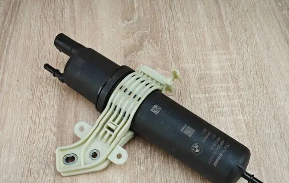 BMW X4 G02 Fuel filter housing 9886040 9885441