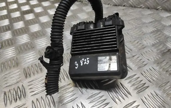 Toyota Avensis T250 Fuel injection control unit/module 8987128050