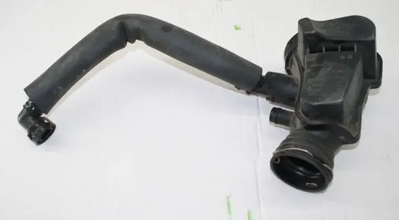 BMW 4 F32 F33 Intake resonator 70604474