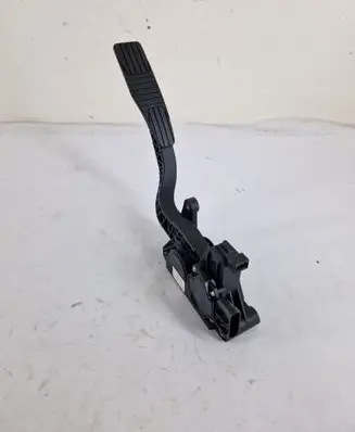 Chevrolet Captiva Accelerator throttle pedal C100