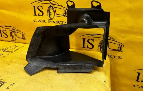 Audi TT TTS RS Mk3 8S Intercooler air channel guide 8S0121673A