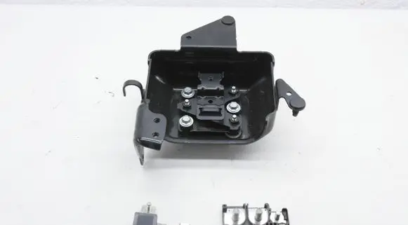 Volvo V50 Battery tray 