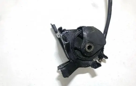 Hyundai Tucson JM Engine mount bracket 218322e000 21832-2e000