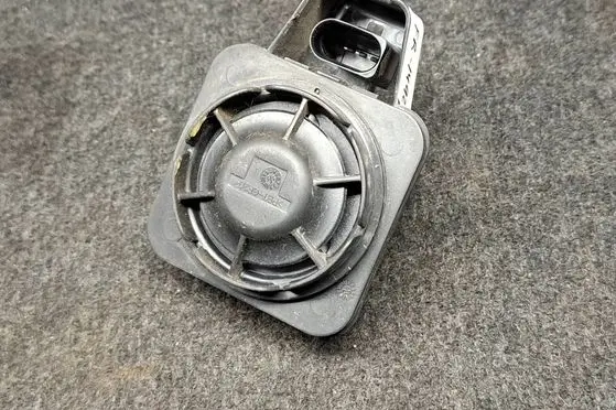 Volkswagen PASSAT B8 Alarm system siren 5Q0951605A