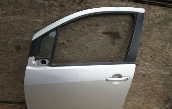 Opel Agila B Front door