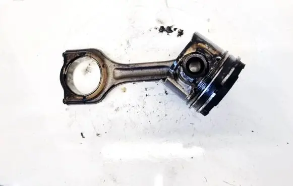 Citroen C4 I Piston with connecting rod
