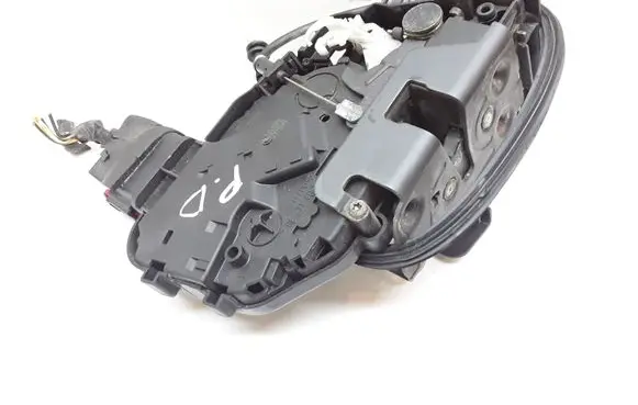 Volvo V50 Front door lock 30699793