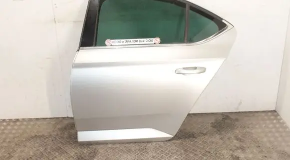 Skoda Superb B8 (3V) Rear door