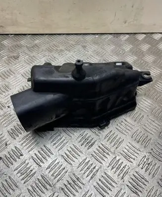 Infiniti FX Air filter box