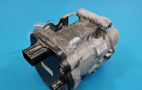 Toyota Corolla E210 E21 Air conditioning (A/C) compressor (pump) 0424000370 IMPRK1580014