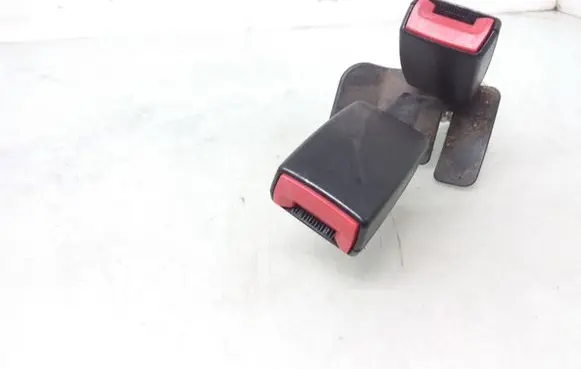 Audi A4 S4 B5 8D Rear seatbelt buckle 8D0657739D