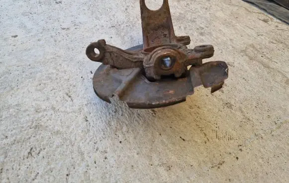 Volvo XC70 Front wheel hub