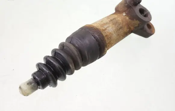 Audi 80 90 B3 Clutch slave cylinder 