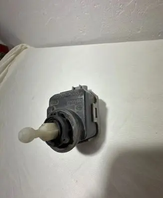 Opel Astra G Headlight level adjustment motor 007878