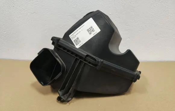 BMW 8 G14 Air filter box 7934475