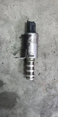 Peugeot 207 CC Camshaft vanos timing valve 9825813780