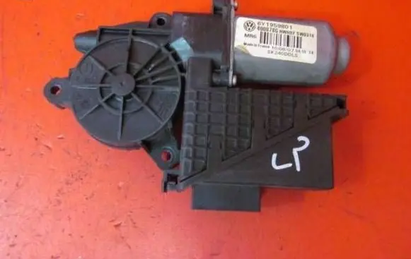 Skoda Fabia Mk1 (6Y) Front door window regulator with motor 6Y1959801 440775FX