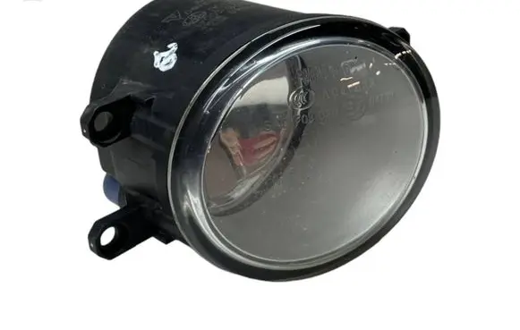 Toyota Avensis T250 Front fog light 812100D041 89206402 89210656