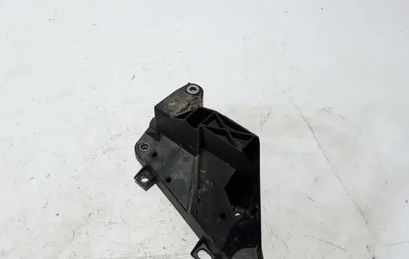 Chrysler Pacifica Radiator mount bracket 68292238AA