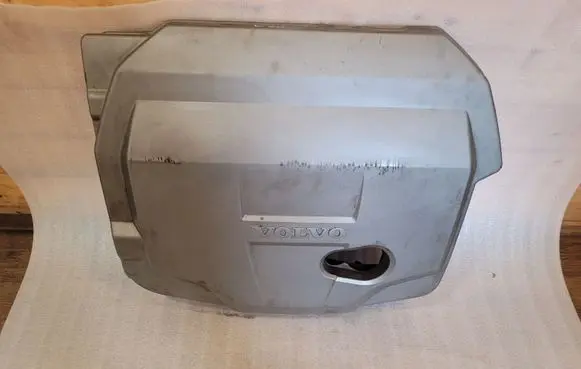 Volvo XC70 Engine cover (trim)