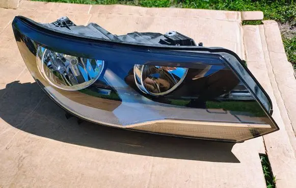 Volkswagen Golf VIII Headlight/headlamp 5N1941006 21122011