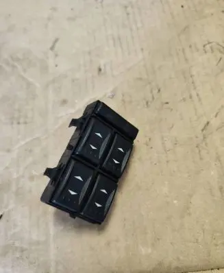Ford Mondeo Mk III Electric window control switch 3S7T14A132BA 03163453