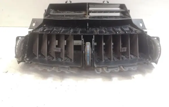 Mercedes-Benz E W211 Dash center air vent grill A2118300054