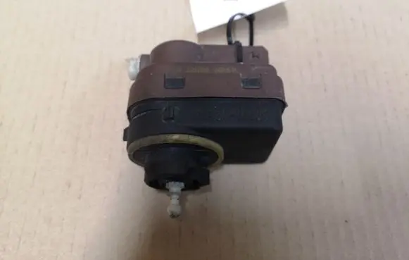 Headlight level adjustment motor