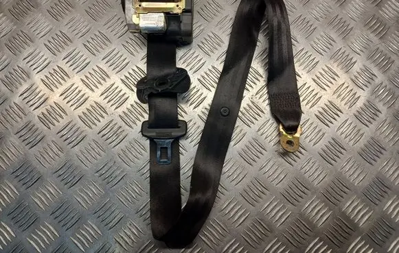 Volkswagen PASSAT B5.5 Front seatbelt 3B1857706D
