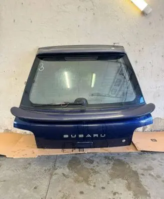 Subaru Impreza I Tailgate/trunk/boot lid 61700FA011