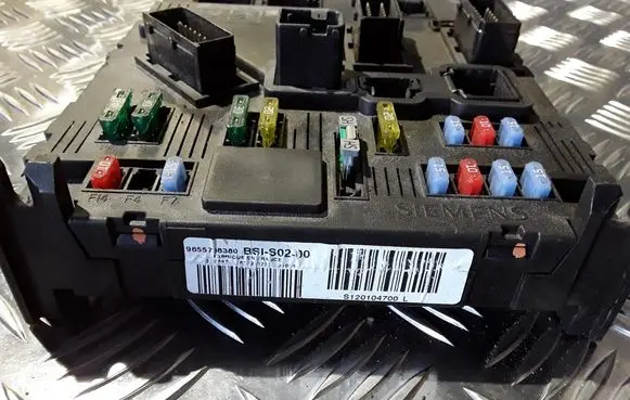 Peugeot 407 Comfort/convenience module S120104700L 9655708380