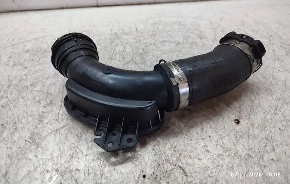 Land Rover Discovery Sport Intercooler hose/pipe GJ326C780