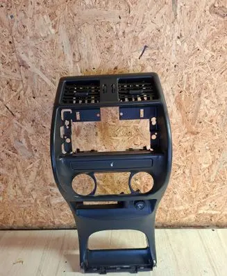 Nissan Terrano Center console 682600X802