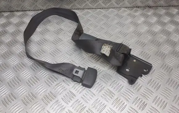 Honda CR-V Rear seatbelt