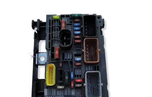 Peugeot 308 Fuse module BSMR05 9666700480