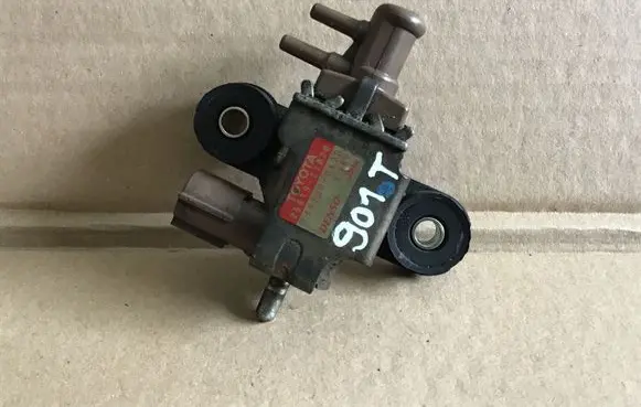 Toyota Corolla E120 E130 Turbo solenoid valve 2581927020 1397000670
