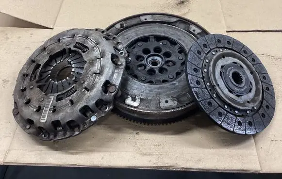 BMW 3 E90 E91 Clutch set kit 415055210 756783102 323078710
