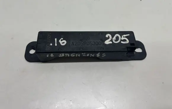 Mercedes-Benz C W205 Keyless (KESSY) go control unit/module A2059053005