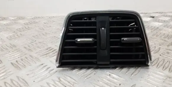 Rear air vent grill