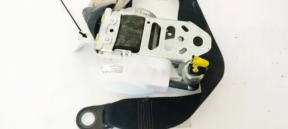 Toyota Avensis T270 Front seatbelt 7P1510P