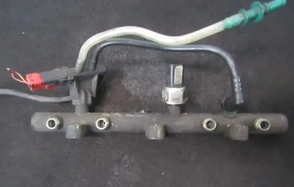 Peugeot 307 Fuel main line pipe 9640387980 710000.5ws40002