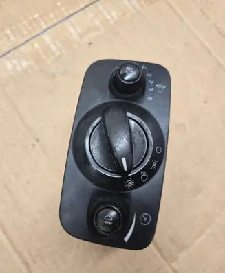 Ford Galaxy Light switch 04066443