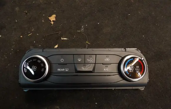 Ford Fiesta Climate control unit H1BT19980AG