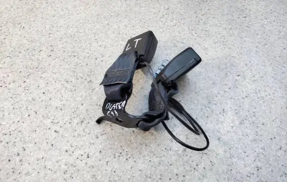 Rear seatbelt