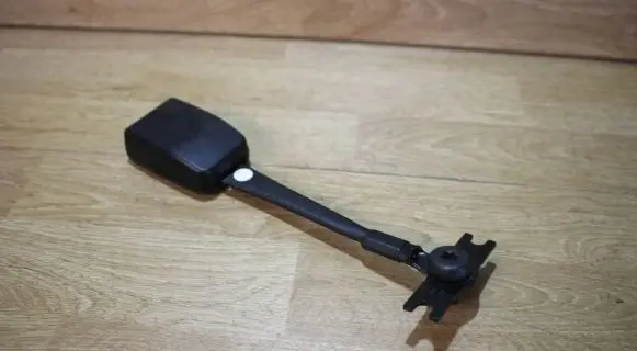 Ford Fiesta Front door manual window regulator 182900C