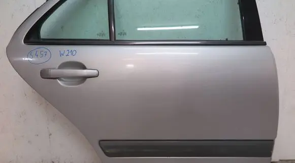 Mercedes-Benz E W210 Rear door 