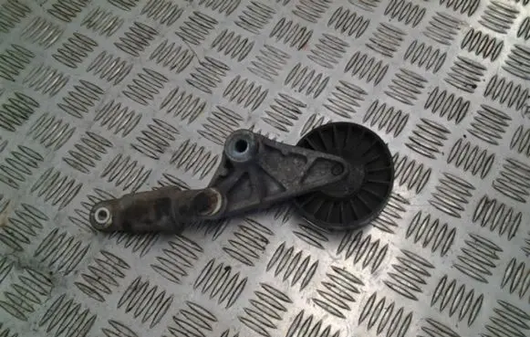 Opel Vectra B Generator/alternator belt tensioner 